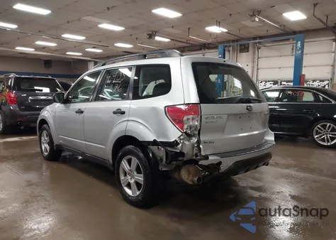 2011 Subaru Forester 2.5X z USA, uszkodzony, nr VIN JF2SHABC7BH717127